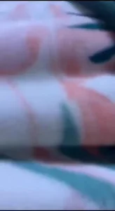 害羞的少妇吃鸡吧，一脸娇羞，真反差啊